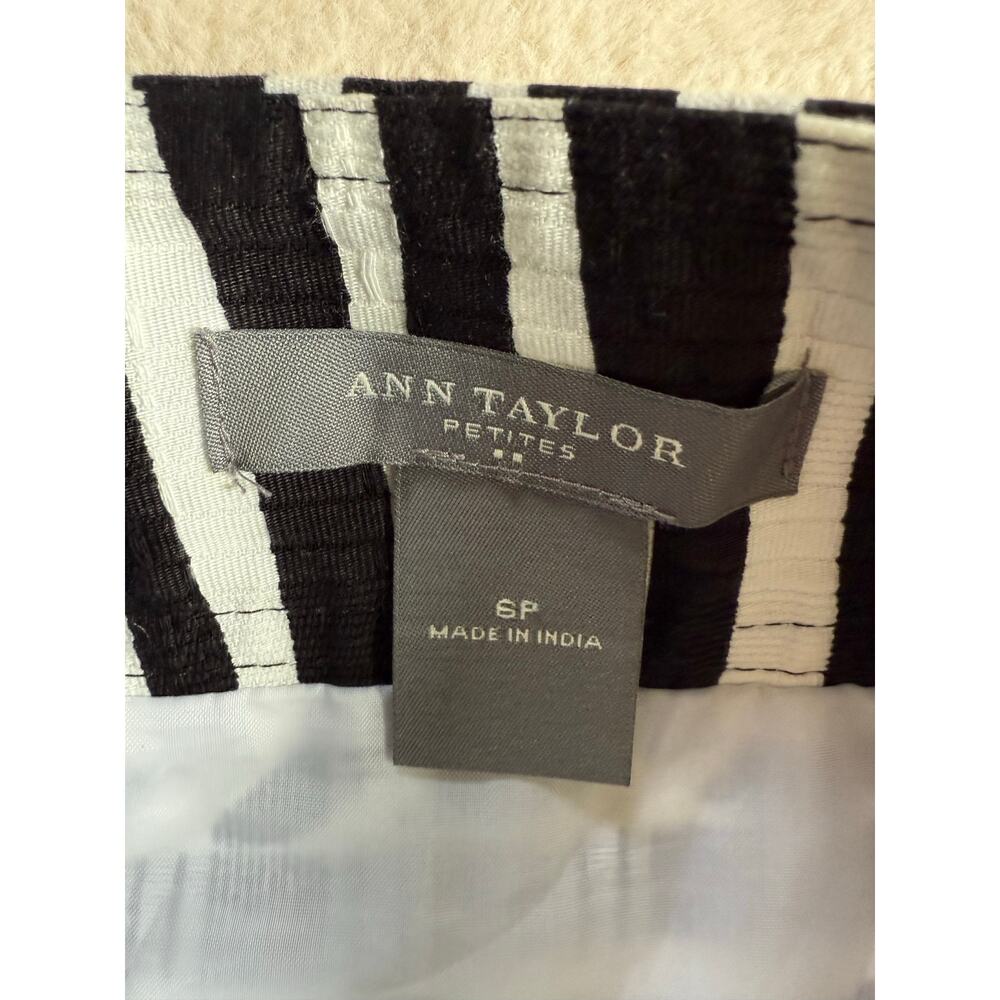 Ann Taylor Zebra Print Black and White Skirt 6P - Picture 4 of 6